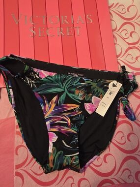 NWT Victoria's Secret Tropical Floral Bikini Bottoms M - Black Multi